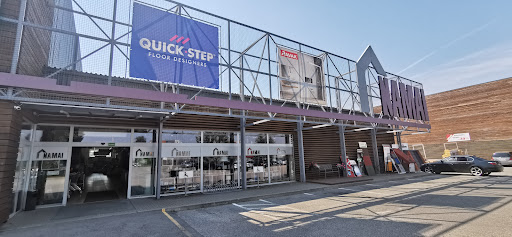 Namai, prekybos centras. Statybų namai