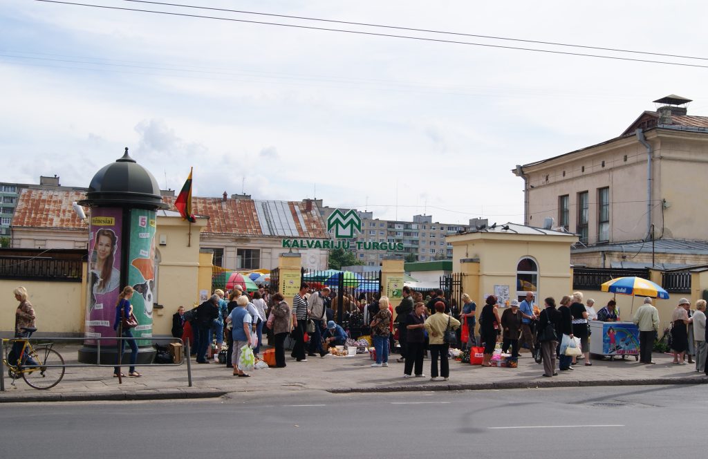 Kalvarijų turgus – autentiški prekės, kasdieninės prekės, turgaus nuotaika